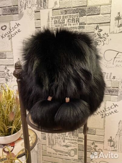 Шапка вязаная (енот)