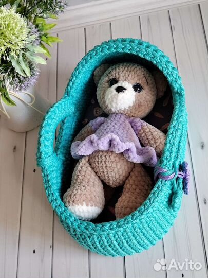 Вязаная люлька для куклы