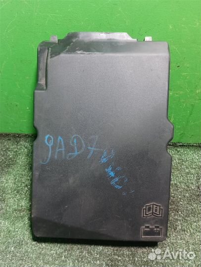 Крышка аккумулятора Mazda 3 (BL) 2013