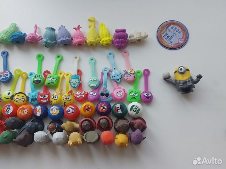 Колекция скрепышей и стёрок (мстители, смурфики)