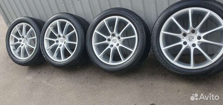 Разноширокие оригинал на Porsche Cayenne R20