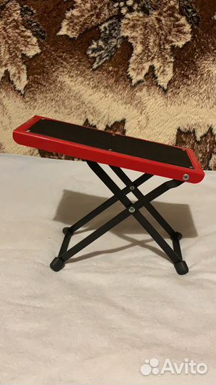Подставка под ногу гитариста / складная / красная