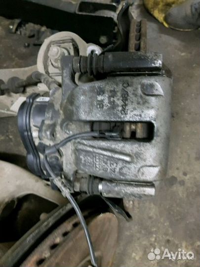 Суппорт задний Audi A8 D4 4H