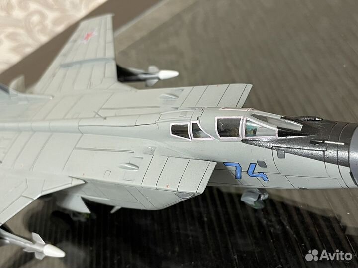 Модель самолета истребителя-перехватчика миг 31