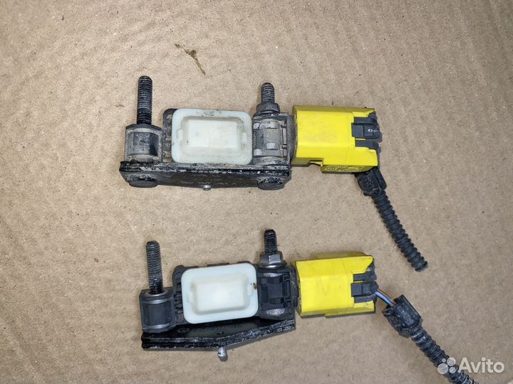 Датчик удара Porsche Cayenne 957 7L0909606D