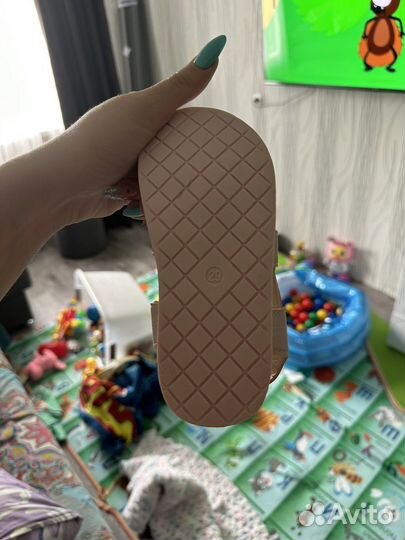 Сандали для девочки новые