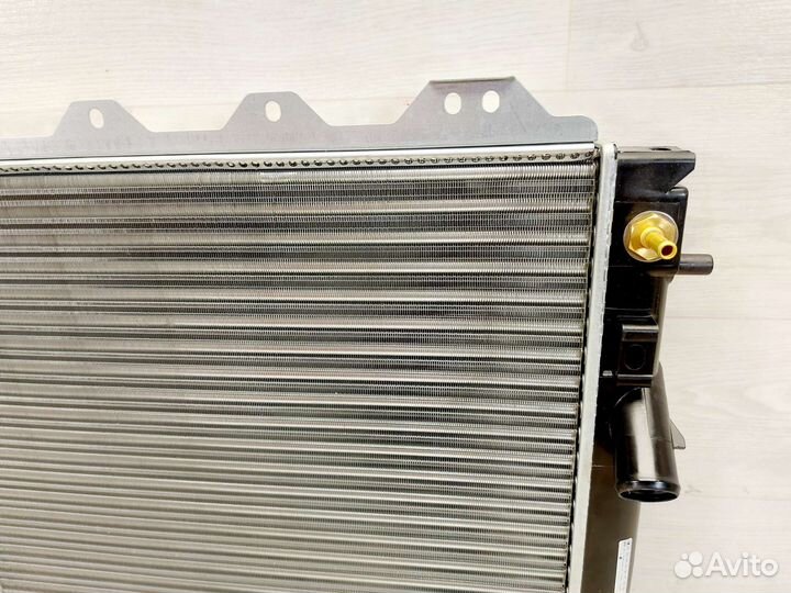 Радиатор охлаждения Chrysler PT Cruiser 2000-2010