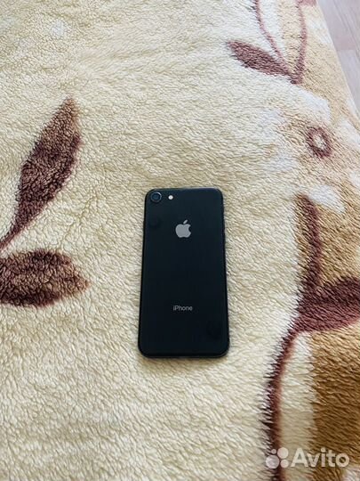 Телефон iPhone 8 64 gb