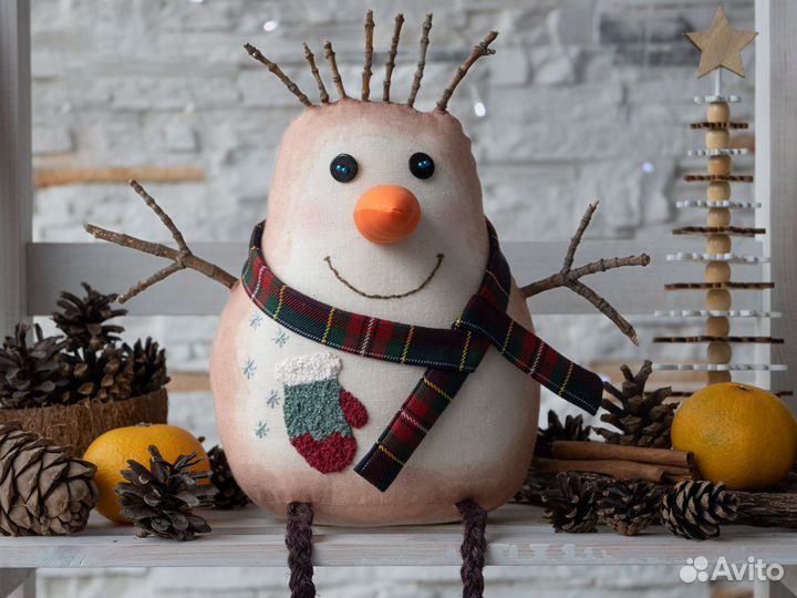 Снеговик с варежкой. Интерьерная игрушка