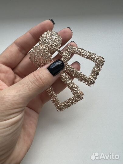 Золотые серьги