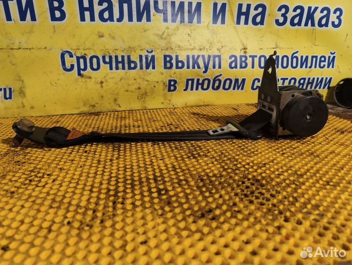 Ремень безопасности Nissan Primera