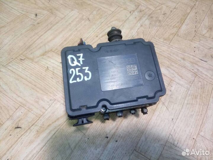 Блок управления тормозами/насос ABS Audi Q7