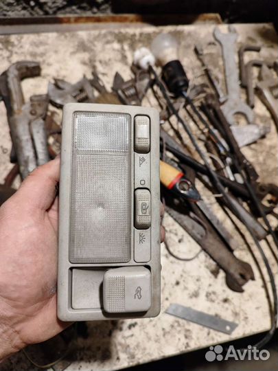 Плафон освещения салона