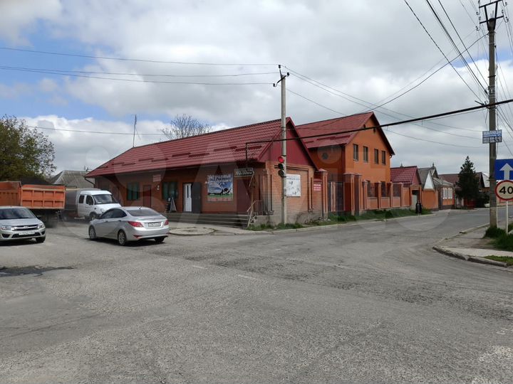 Дом 402 м² на участке 8 сот.