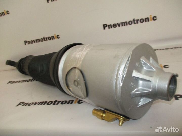 Пневмостойка передняя правая Audi A8 D3