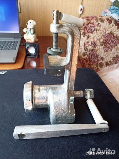 Мясорубка ручная СССР чугунная