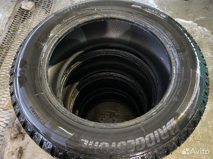 Bridgestone Ice Cruiser 7000S 235/55 R17