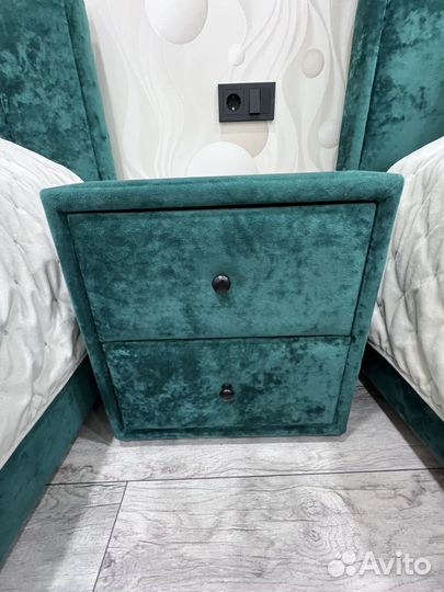 Кровать с мягким изголовьем