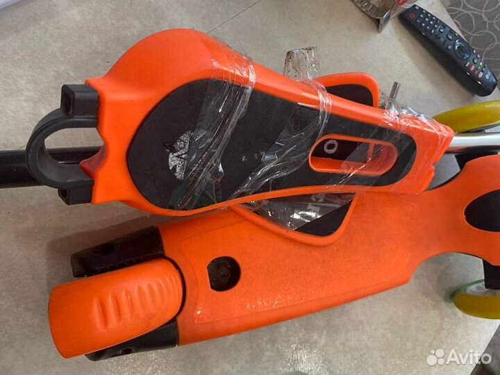 Самокат детский трехколесный с сиденьем