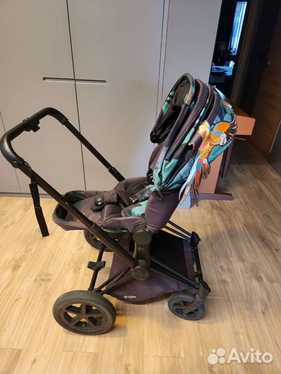 Прогулочная коляска