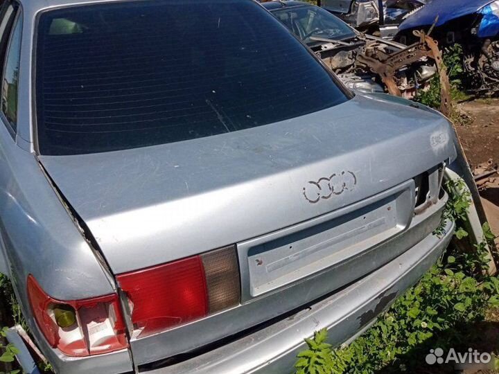 Крышка багажника Audi 80 B3