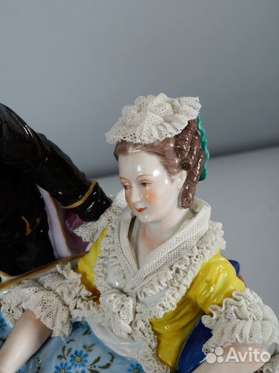 Старинная фарфоровая статуэтка. Германия