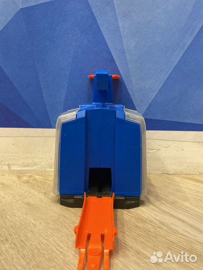 Гараж и запускатель машинок (hot wheels)