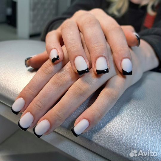 Начинающий мастер маникюра