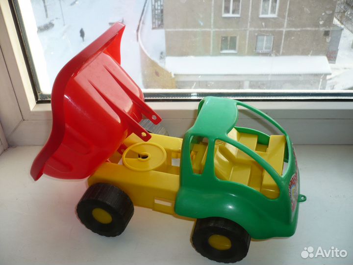 Детская машинка самосвал