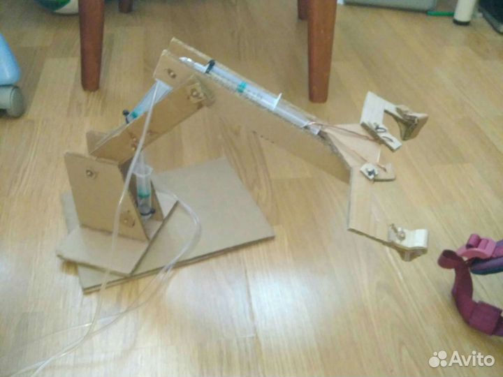 Гидравлический манипулятор для уроков по технолог