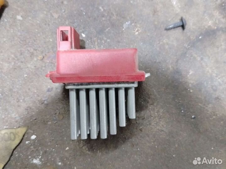 Резистор печки Фольксваген гольф 4