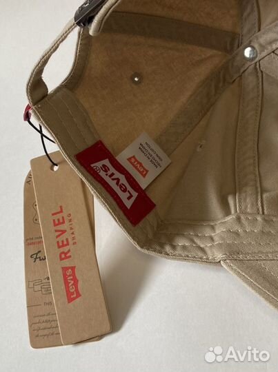 Кепка / Бейсболка levis бежевая