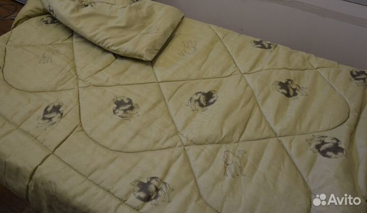 Одеяла новые разные