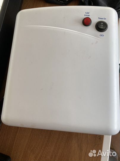 Маникюрная лампа