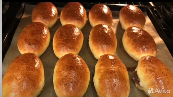 Печеные пирожки, сдоба