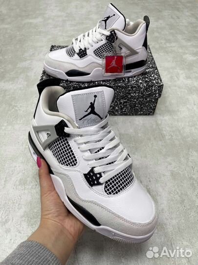 Nike air jordaN 4