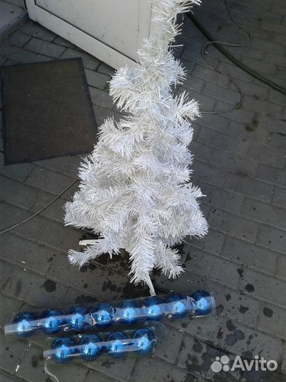 Корпоративная новогодняя ёлка с игрушками