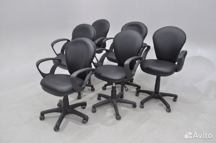 Офисное кресло