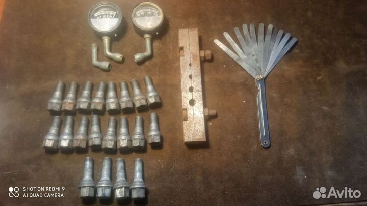Фонарь автомобильный СССР манометр, колесные болты