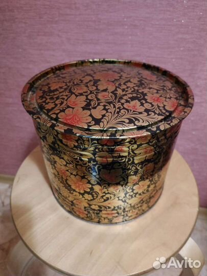 Хохлома: тарелки, банки и ножи, половники