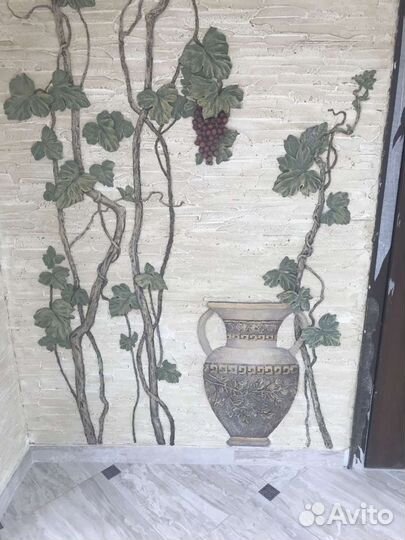 Роспись стен, барельеф в интерьере, художник