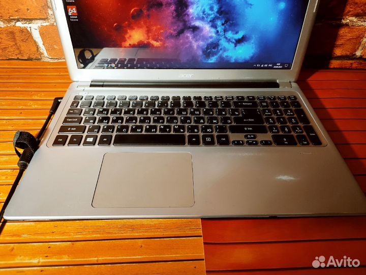 Acer V5-571G-i5-3 Gen \ 4 Озу\ GeForce GT 710M 2GB