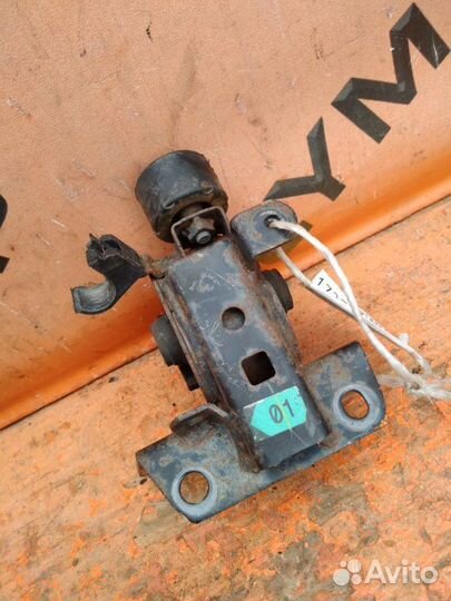 Подушка двс левая Toyota Corolla Spacio ZZE124