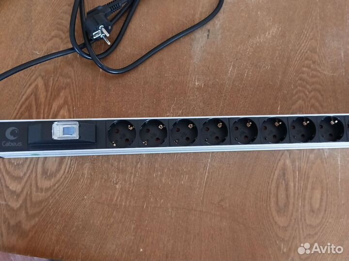 PDU - блок распределения питания