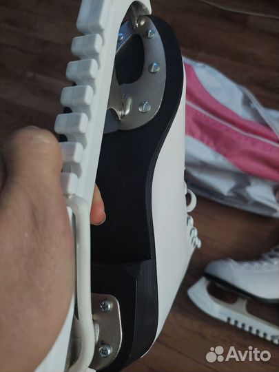 Коньки фигурные 38р