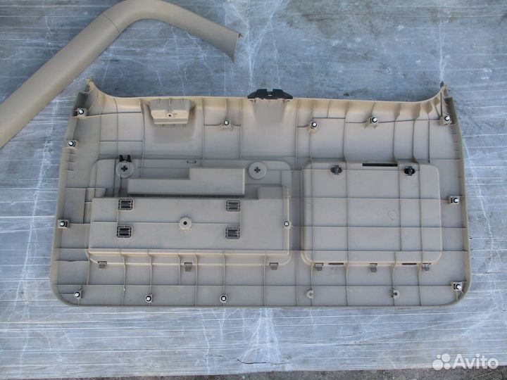 Облицовка крышки багажника TLC 150