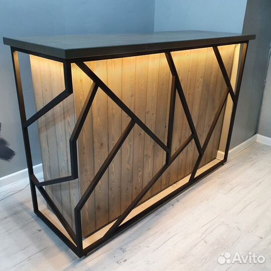 Стойка ресепшн в стиле лофт