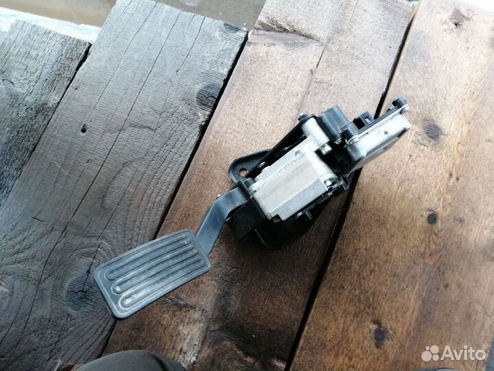 Педаль газа Nissan Patrol Y62 Infiniti QX56