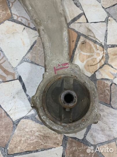 Рычаг подвески передний Nissan Teana J32