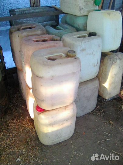Канистры 35 литров и 20 литров